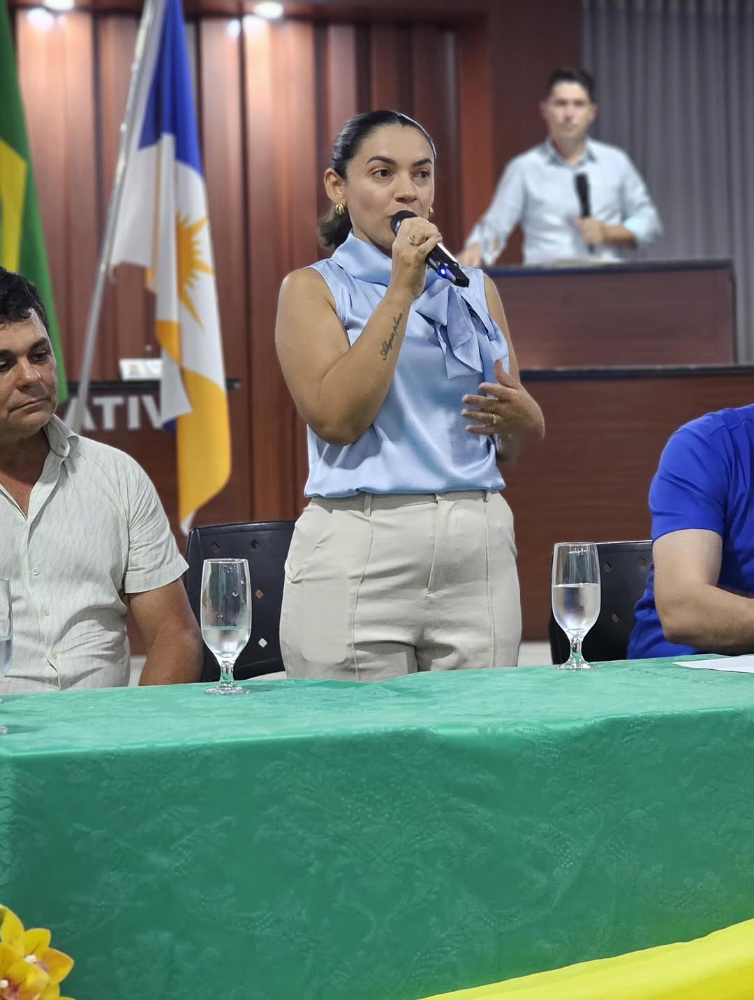 Câmara Municipal de Presidente Kennedy: Homenagens Históricas Marcam Visita de Deputado Alexandre Guimarães