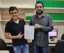 Vereador Fábio Félix assina termo de adesão com a União do Vereadores do Tocantins em Palmas